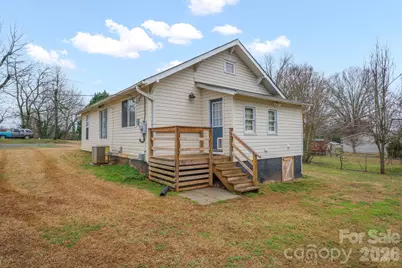 1208 N Davis Avenue, Newton, NC 28658 - Photo 3