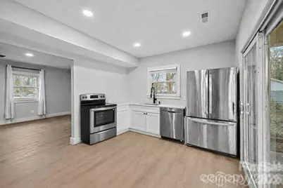 5008 The Plaza None, Charlotte, NC 28215 - Photo 15