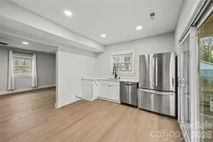 5008 The Plaza None, Charlotte, NC 28215 - Photo 9