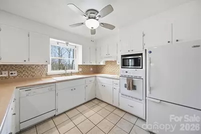 550 32nd Avenue Drive NW, Hickory, NC 28601 - Photo 11