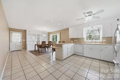 550 32nd Avenue Drive NW, Hickory, NC 28601 - Photo 9