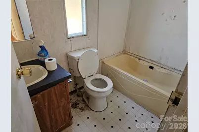 2596 1st Avenue NW, Catawba, NC 28609 - Photo 11