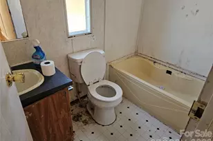 2596 1st Ave NW, Catawba, NC 28609 - Photo 11