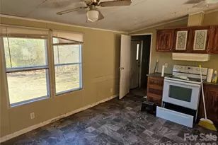 2596 1st Ave NW, Catawba, NC 28609 - Photo 7