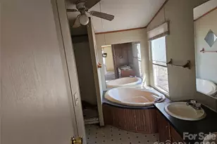 2596 1st Ave NW, Catawba, NC 28609 - Photo 5