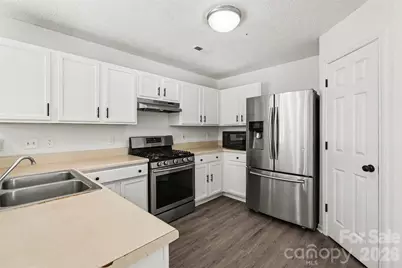 4407 Devonhill Lane, Charlotte, NC 28269 - Photo 9