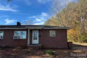 568 Mason St, Lincolnton, NC 28092 - Photo 1