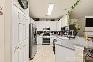 5767 Bent Creek Cir, Charlotte, NC 28227 - Photo 11