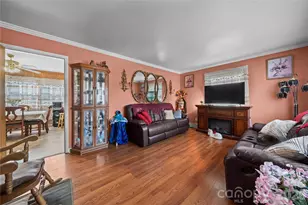 3535 Driftwood Dr, Charlotte, NC 28205 - Photo 5