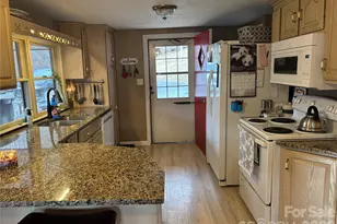 190 Benfield Rd, Crossnore, NC 28657 - Photo 5