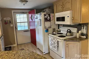 190 Benfield Rd, Crossnore, NC 28616 - Photo 7