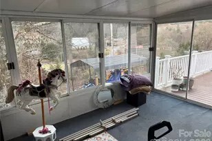 190 Benfield Rd, Crossnore, NC 28616 - Photo 25