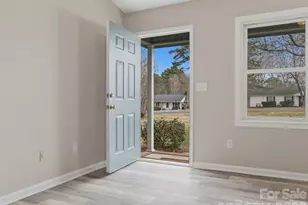 6111 Dovetail Ct, Charlotte, NC 28227 - Photo 15