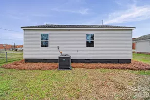 411 N Mulberry St, Cherryville, NC 28021 - Photo 23