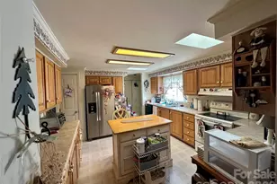 308 Riverwind Dr, Hendersonville, NC 28739 - Photo 7