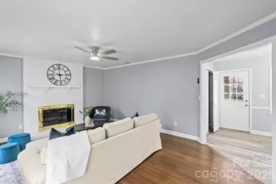 6713 Somersworth Drive, Charlotte, NC 28215 - Photo 9