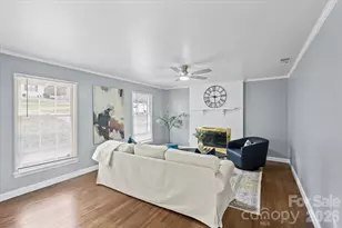 6713 Somersworth Dr, Charlotte, NC 28215 - Photo 7