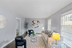 6713 Somersworth Dr, Charlotte, NC 28215 - Photo 5