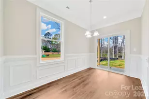 452 Dawn Cir, Charlotte, NC 28213 - Photo 5