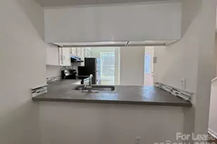 9432 Lexington Cir, Charlotte, NC 28213 - Photo 7