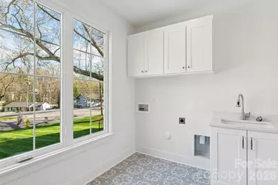 5876 Wedgewood Drive, Charlotte, NC 28210 - Photo 19