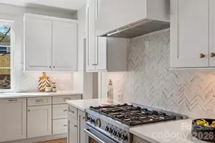 5876 Wedgewood Dr, Charlotte, NC 28210 - Photo 13