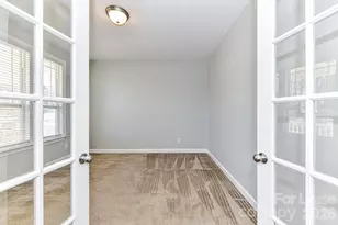 4316 Hubbard Rd, Charlotte, NC 28269 - Photo 7