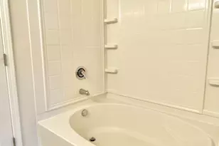 320 Peachtree Rd, Charlotte, NC 28216 - Photo 15