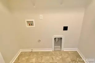 320 Peachtree Rd, Charlotte, NC 28216 - Photo 17