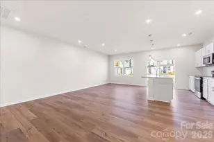 3045 Hutton Gdns Ln, Charlotte, NC 28269 - Photo 3