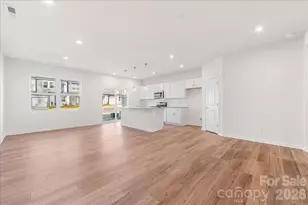 3045 Hutton Gdns Ln, Charlotte, NC 28269 - Photo 5