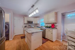 303 Theron Ct, Candler, NC 28715 - Photo 17