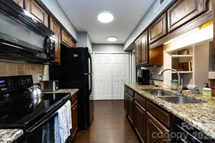 3929 Colony Crossing Dr, Charlotte, NC 28226 - Photo 11