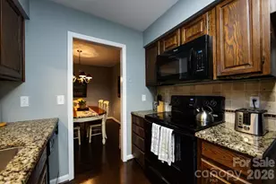 3929 Colony Crossing Dr, Charlotte, NC 28226 - Photo 7