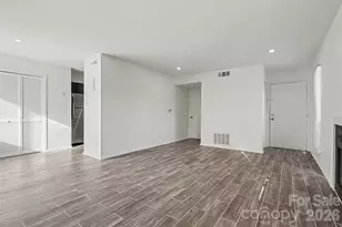 6148 Heath Ridge Ct, Charlotte, NC 28210 - Photo 9