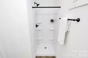 1114 Ivan Dr, Charlotte, NC 28216 - Photo 9