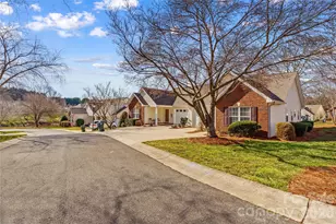 143 Ashwood Ln, Mooresville, NC 28117 - Photo 1