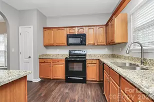 6939 Brachnell View Dr, Charlotte, NC 28269 - Photo 9