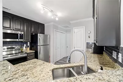 8729 Fox Chase Lane, Charlotte, NC 28269 - Photo 9