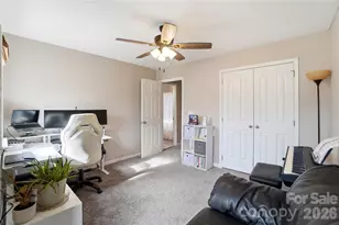 8729 Fox Chase Ln, Charlotte, NC 28269 - Photo 17