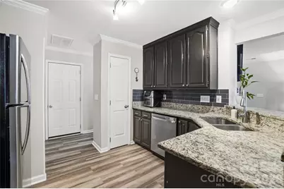 8729 Fox Chase Lane, Charlotte, NC 28269 - Photo 11