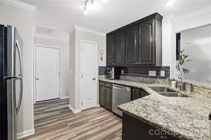 8729 Fox Chase Ln, Charlotte, NC 28269 - Photo 11