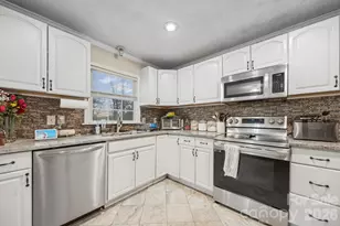 1636 Carolina Cir, Gastonia, NC 28054 - Photo 9