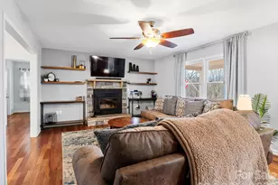 26 Morrow Dr, Fairview, NC 28730 - Photo 7