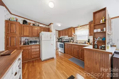 107 10th Street NE, Hildebran, NC 28637 - Photo 5