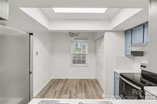 6540 Point Comfort Ln, Charlotte, NC 28226 - Photo 9