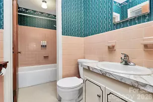 3801 Castlerock Dr, Charlotte, NC 28215 - Photo 15