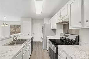 2405 Smugglers Ct, Charlotte, NC 28216 - Photo 9