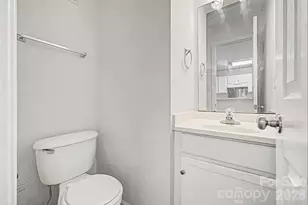 2405 Smugglers Ct, Charlotte, NC 28216 - Photo 13