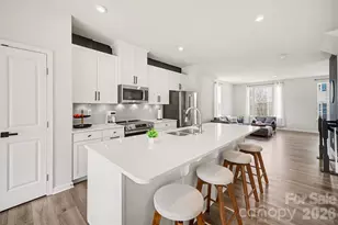 1211 May Apple Dr, Matthews, NC 28104 - Photo 3